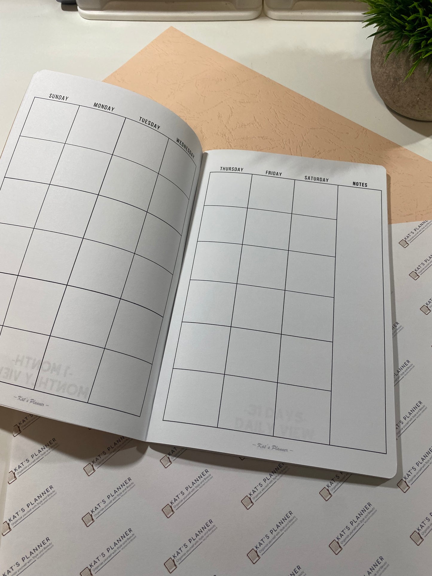 DAILY Planner - Book