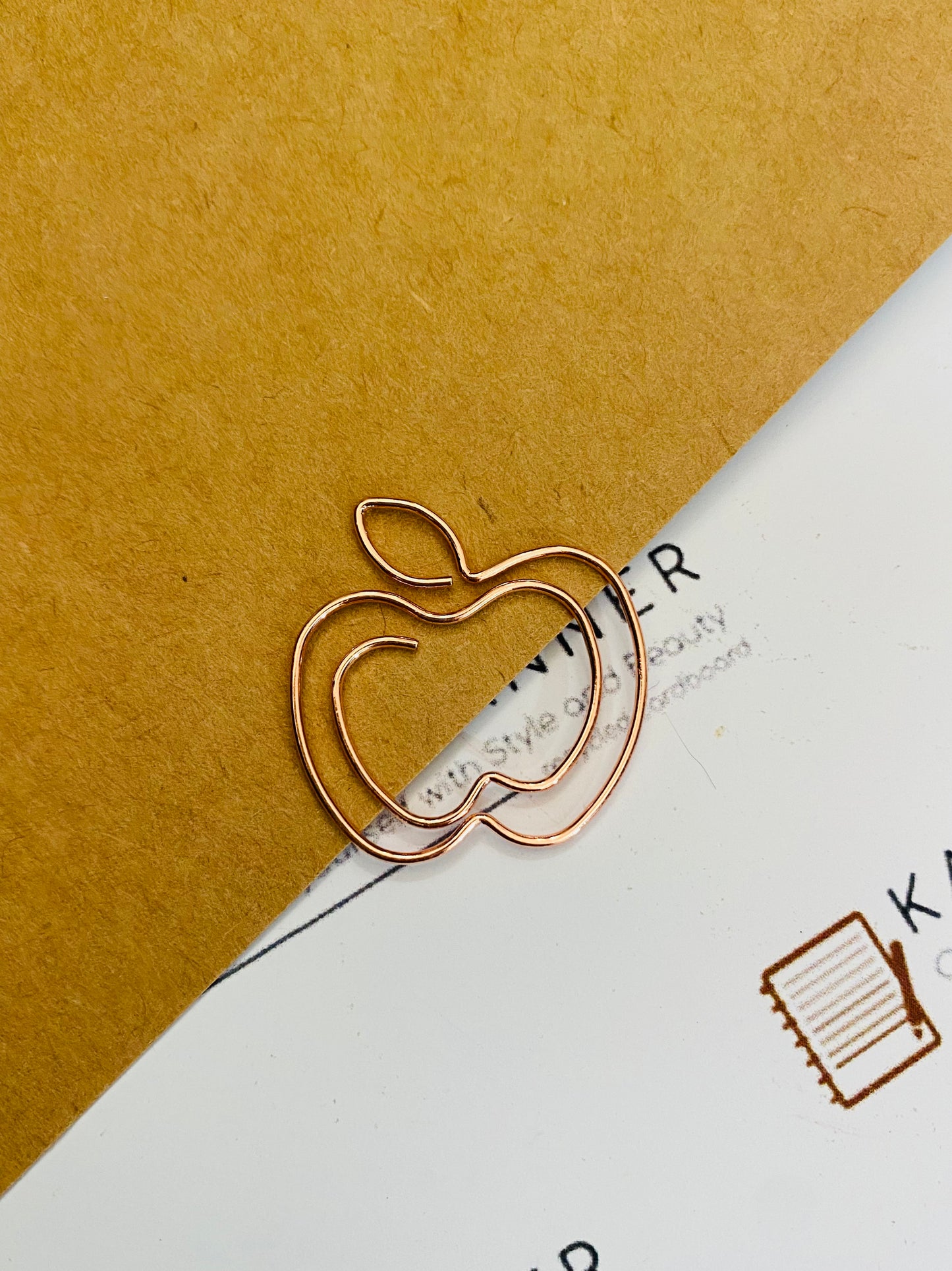 MANZANA Paper Clip